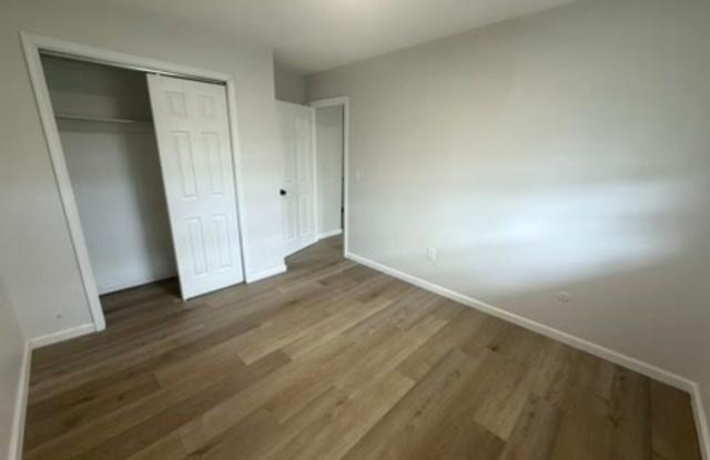 3-Bedroom Lakehurst Home with Fully Fenced Yard Gallery 3