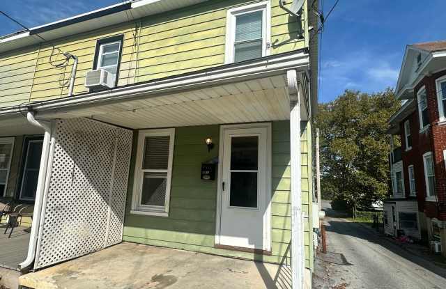 Charming 2-Bedroom Home with 1.5 Baths – Comfortable & Convenient Living Gallery 1