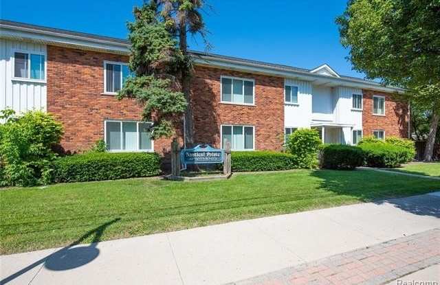 25885 JEFFERSON Avenue - 25885 Jefferson Avenue, St. Clair Shores, MI 48081