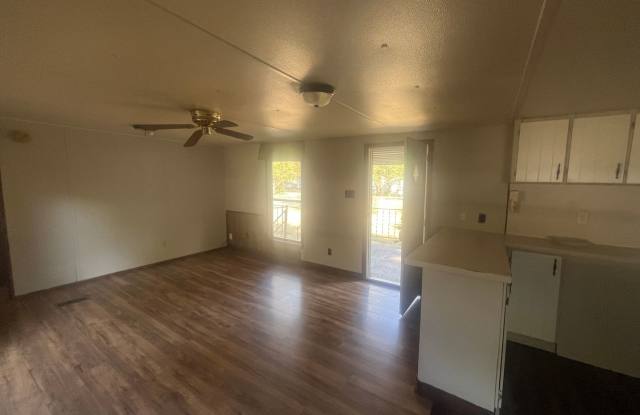 3 br 2 bath home on jacksonville Gallery 3