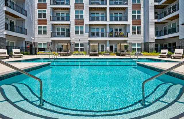 Everleigh Vernon Hills 55+ Active Adult Apartment Homes Gallery 4