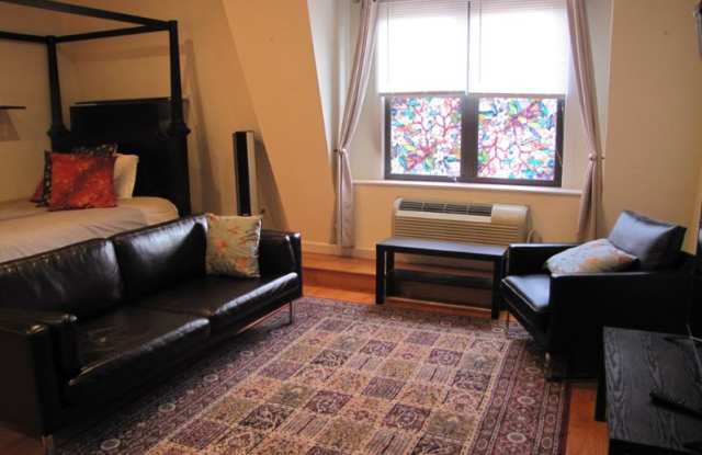 9 Appleton 403 Gallery 3