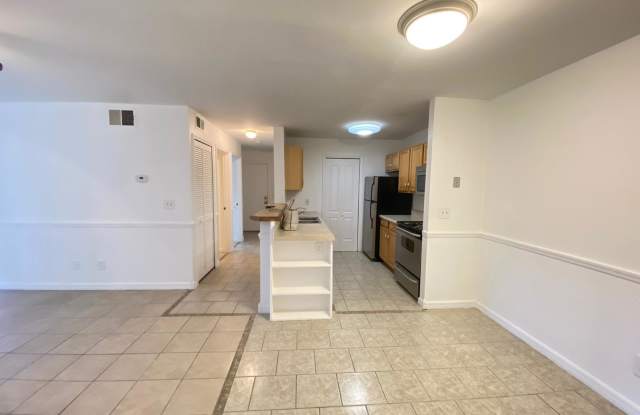 6166 WESTGATE DR, #103, Gallery 4
