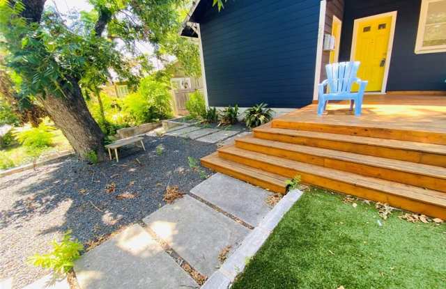 First Month Free! Modern Comfort Meets Classic Austin Charm in Travis Heights! Gallery 4