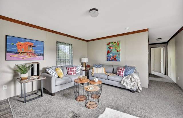 376 W Buell Gallery 3