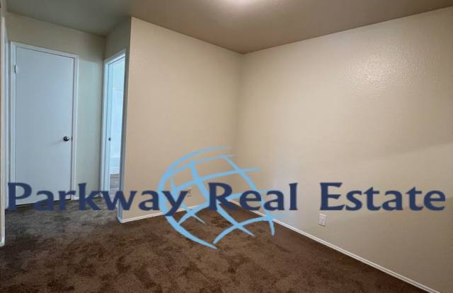 Downstairs 2 Bedroom 1 Bathroom Condo in El Cajon Gallery 4