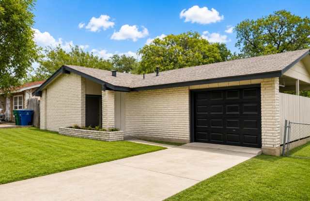 Move-In Ready 3 Bedroom Home with Large Yard & Covered Patio in North East San Antonio!!! photos photos
