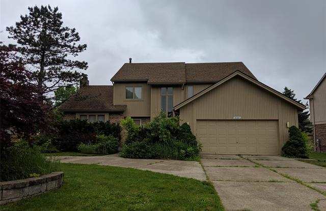 30301 ESSEX - 30301 Essex Drive, Farmington Hills, MI 48331