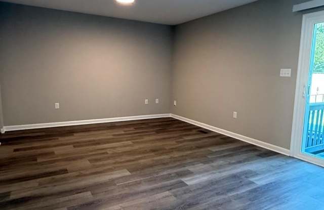 104 FREETON Court Gallery 4