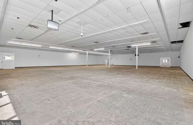 1925-43 W ALLEGHENY Avenue Gallery 2