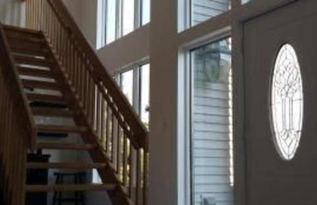 76 Seaview Avenue Gallery 2