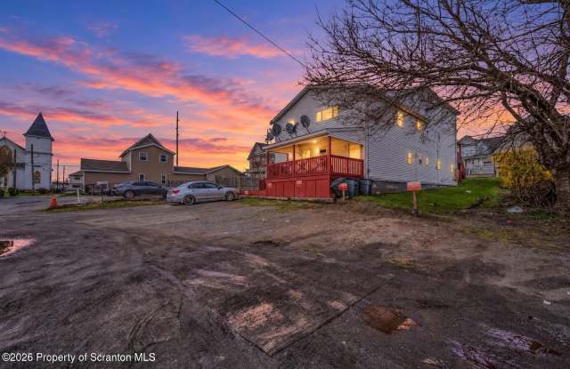 1418 N Main Avenue Gallery 1