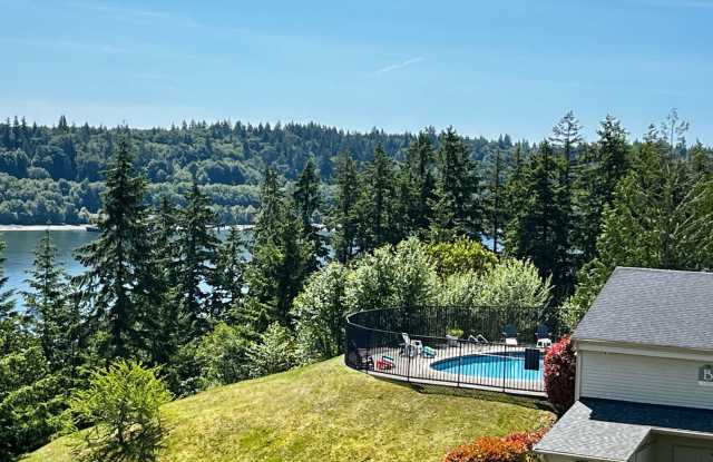 Sunn Fjord Condo, New Paint and New Carpet! - 1745 West Sunn Fjord Lane, Navy Yard City, WA 98312