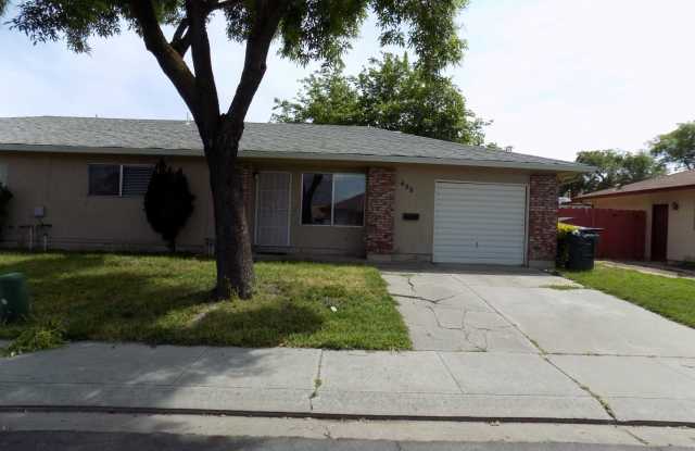 Single story, 3 bed 1.5 bath home. photos photos