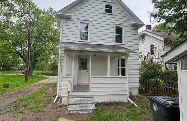 4-Bedroom Home with Modern Grey Finishes & First-Floor Bedroom | 2469 28th St SW Gallery 1
