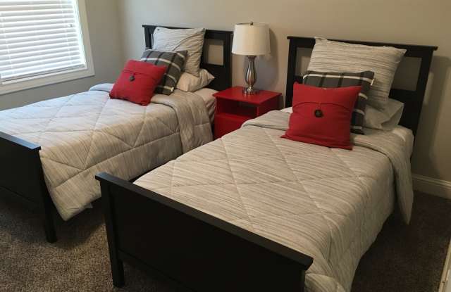 Redmond Row Townhomes Gallery 4
