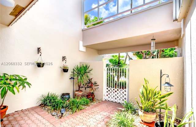 10237 NW 52nd Ln Gallery 2