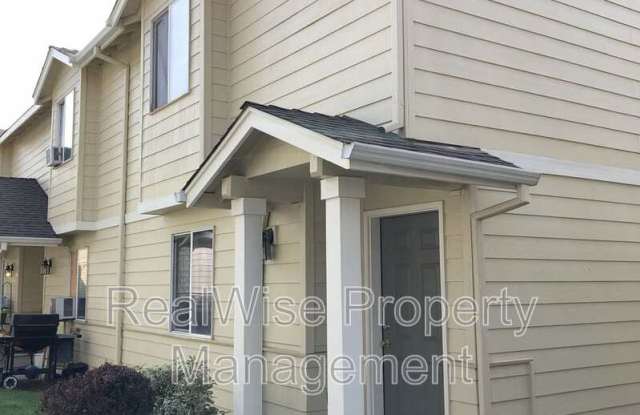 2621 NW Cedar Ave - 2621 Northwest Cedar Avenue, Redmond, OR 97756