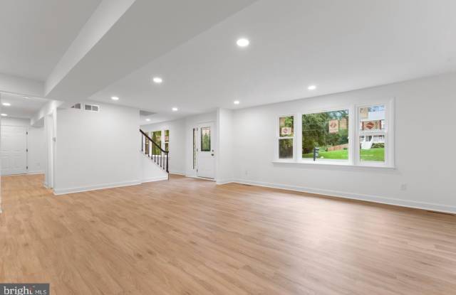 4408 BANFF Street Gallery 4