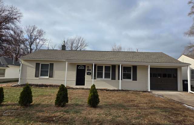 3 bed, 1 bath, 1 car garage with fenced in backyard. District 66, right next to Aksarben! photos photos 3 bed, 1 bath, 1 car garage with fenced in backyard. District 66, right next to Aksarben! photos photos