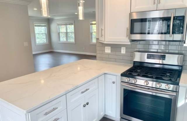 46 Elm Rd - 46 Elm Road, Caldwell, NJ 07006