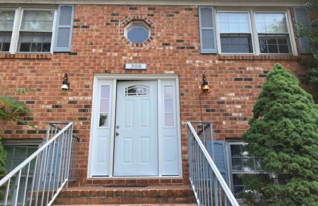 Mary Ann Apartments- Cute two bedrooms, each with Deck or Patio photos photos