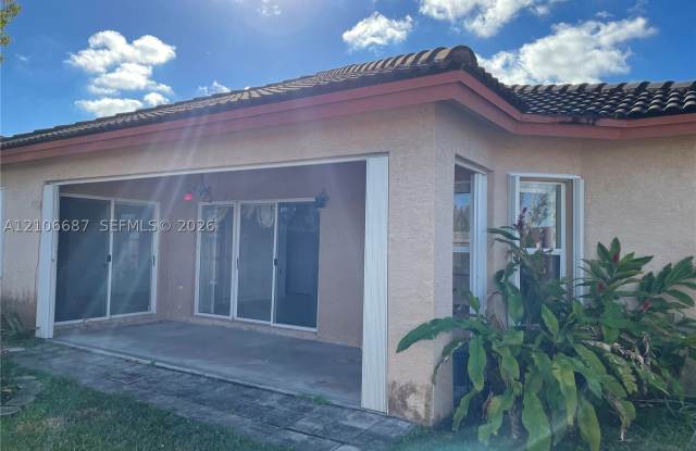 12001 SW 133rd Ter Gallery 4