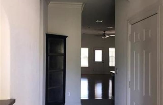 404 Mesa Drive. Gallery 3