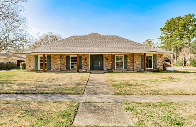 Resort-Style 4 Bedroom Home with Pool & Outdoor Pavilion in Pine Park Gallery 1