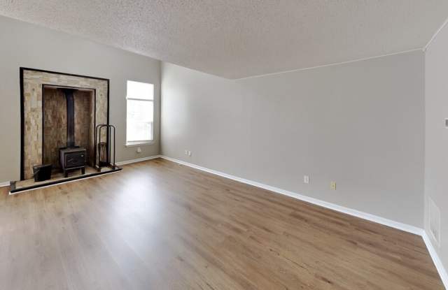 15382 Ten Point Dr Gallery 4