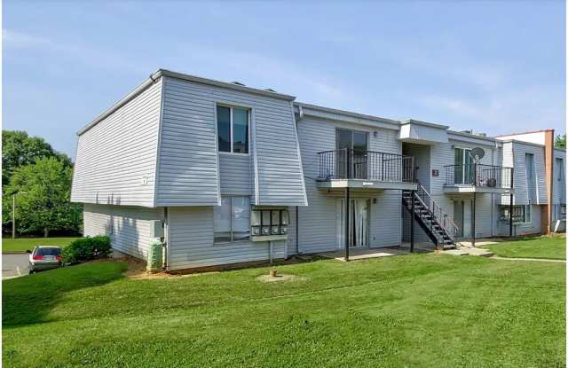 805 High Meadow Ln Unit E - 805 High Meadows Lane, Charlotte, NC 28217