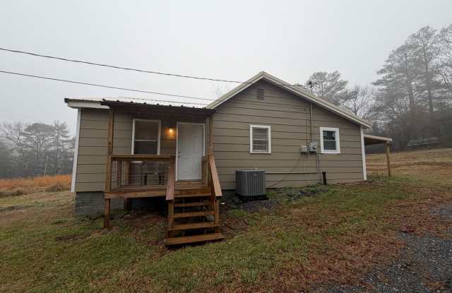 2 Bedroom- 1 Bathroom- Home in Silver Creek! - 449 Wax Road Southeast, Floyd County, GA 30173