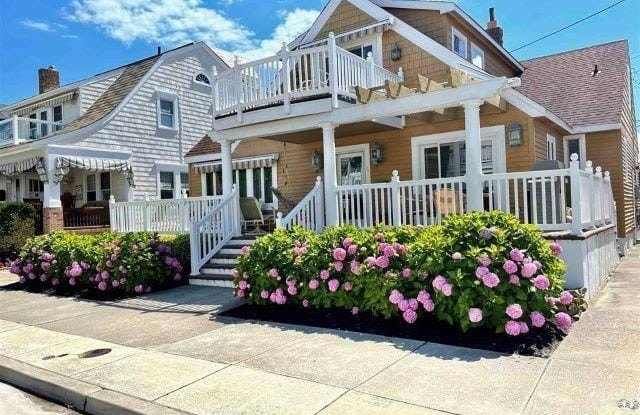 106 S Essex Avenue photos photos