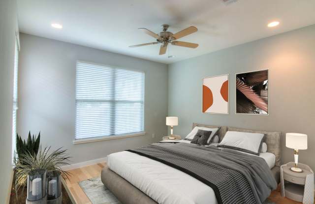 UT PRE-LEASE: North Campus house, 2014 construction, custom kitchen, across from the UT Red River Shuttle Gallery 3