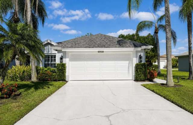 Beautifully renovated 3/2 home now available in the desirable Villages at Country Creek! photos photos