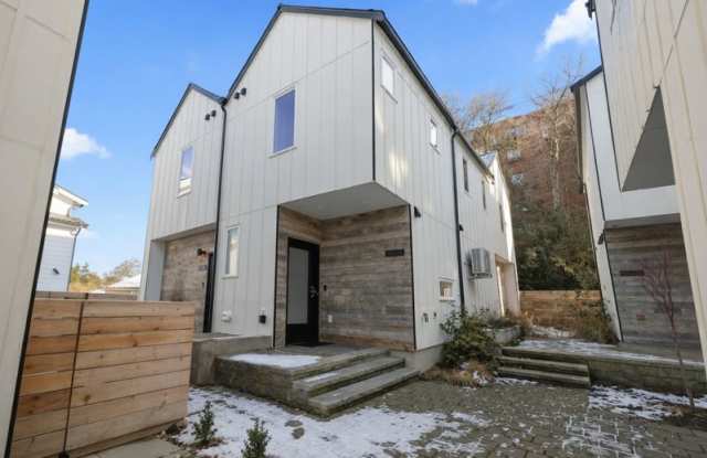 10350 Wallingford Avenue North photos photos