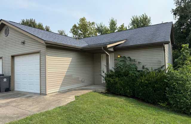 3 bedroom, 2 bathroom duplex on Bloomington's southside! photos photos