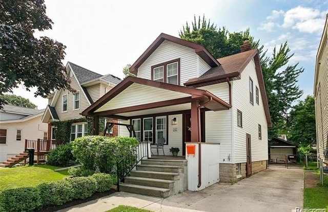 242 University Street Gallery 1
