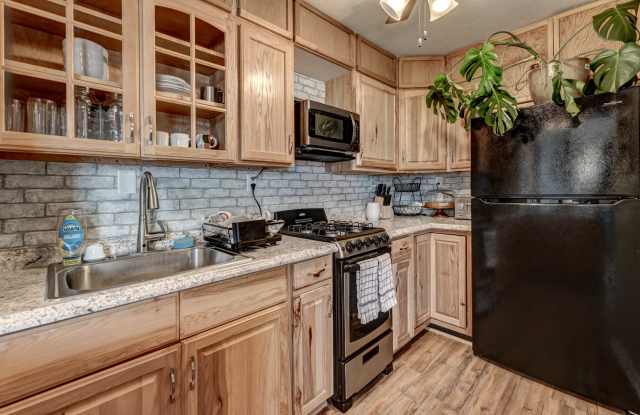 2003 Oak Ave photos photos