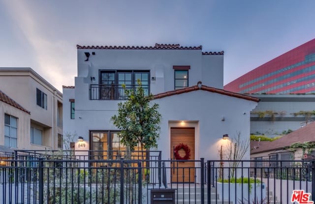 649 HUNTLEY Drive - 649 Huntley Dr, West Hollywood, CA 90069