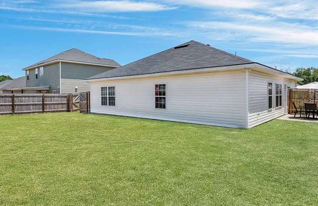 Welcome to Griffin Park in Hinesville! $500 OFF FIRST FULL MONTH’S RENT WITH AN ACCEPTABLE APPLICATION & CREDIT Gallery 3