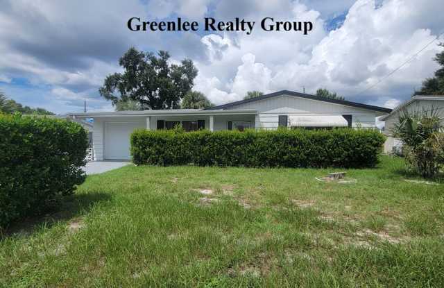 2/1 SF Home in a prime New Port Richey location—right across from the Recreation & Aquatic Center and just minutes from Downtown! photos photos