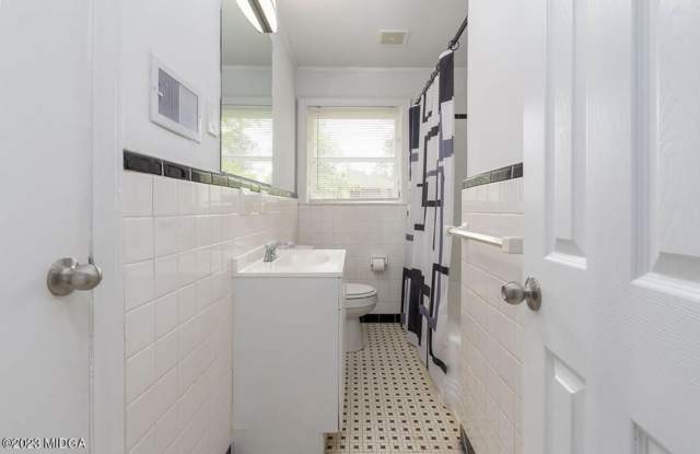 1816 Upper River Road Gallery 2