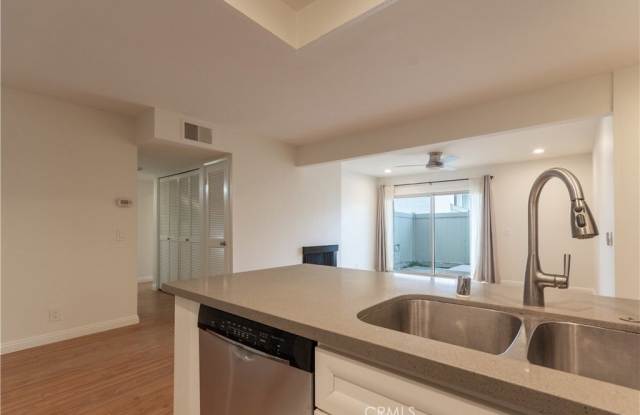 1018 E La Habra photos photos