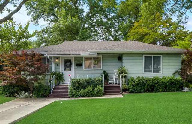 1705 Kirkwood Drive Gallery 2