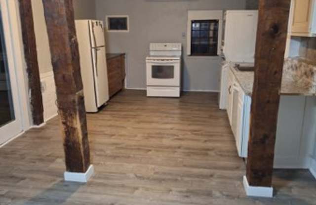 404 Main Street Apt 1R photos photos