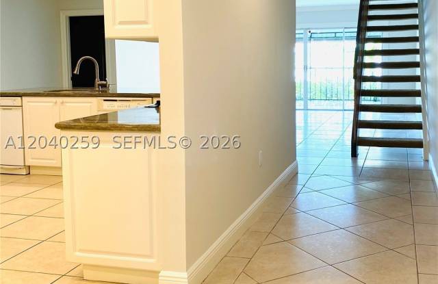 15187 Loch Isle Dr W Gallery 3
