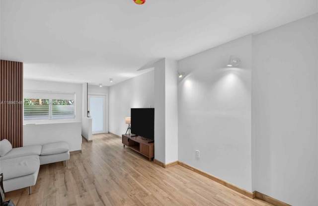 1334 Euclid Ave - 1334 Euclid Avenue, Miami Beach, FL 33139