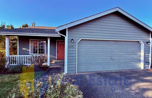 Charming 3 bed + bonus, 2 bath rambler - Monroe Gallery 3