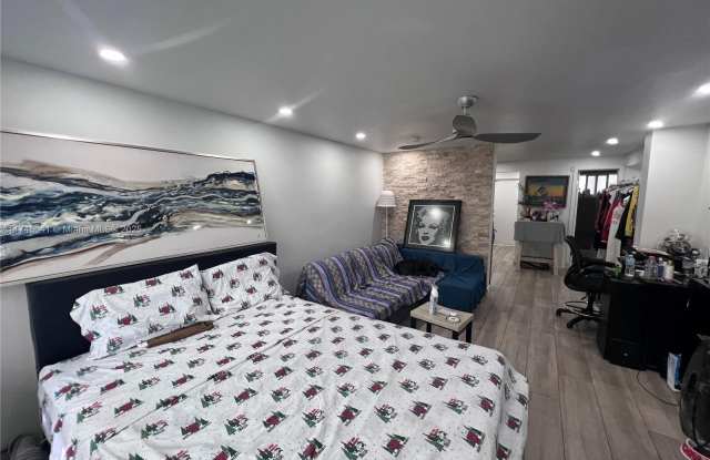 944 Meridian Ave photos photos
